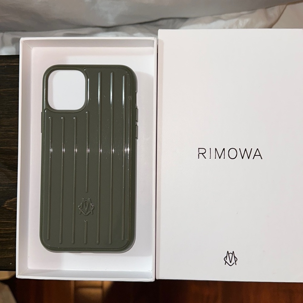 RIMOWA iPhone 11 Pro Case (Cactus)